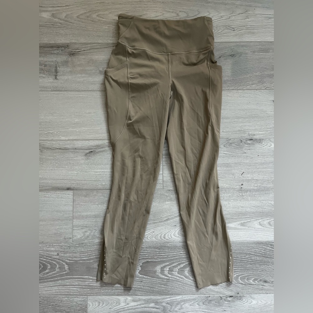 Lululemon Fast & Free Tight 23” size 4
